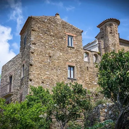 Bed & Breakfast Borgoinpietra *